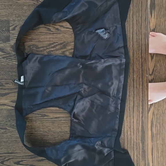 Vest - Picture 4 of 4